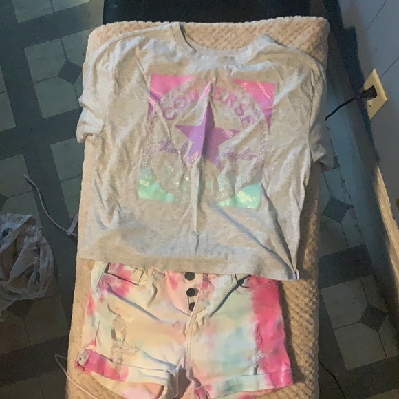 Converse - Picture 3 of 3